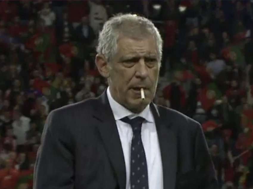 Trajneri i Portugalisë bëhet viral me veprimin e tij, ishte gati të ndezte cigaren në fushë