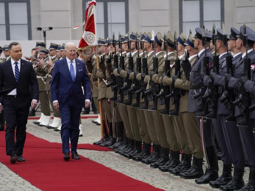 “Liria juaj është e jona”/ Biden deklarohet pas takimit me presidentin e Polonisë