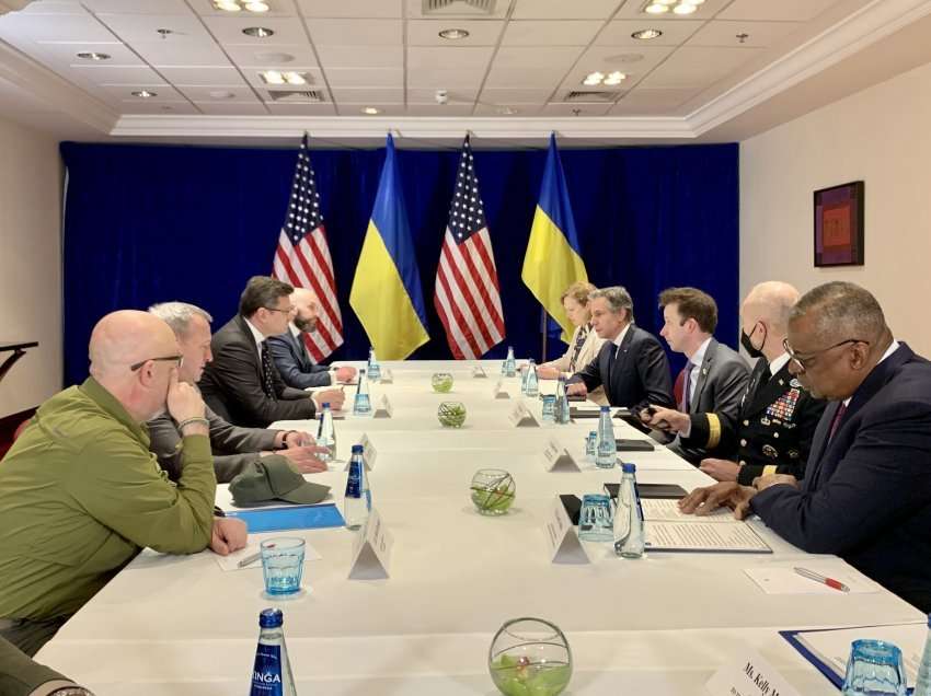 Ministri i Jashtëm i Ukrainës takohet me homologun amerikan Blinken