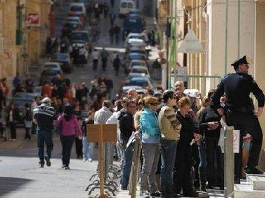 Qendrat e votimit hapen në Maltë për zgjedhjet e përgjithshme 