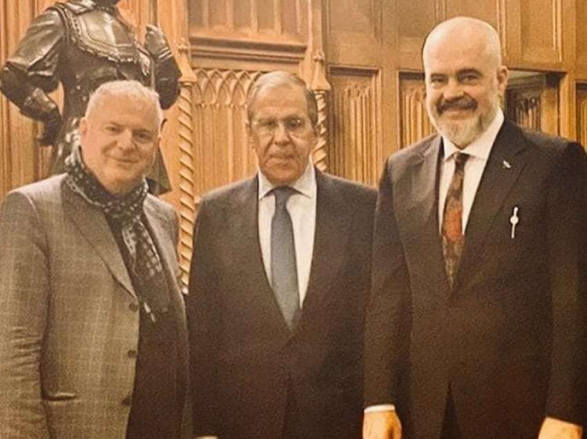 Takoheshin me “Kasapin” Putin dhe ndihmësin e tij Lavrov / Askush nuk i ka dëmtuar më shumë shqiptarët se sa ortakët e Vuçiqit