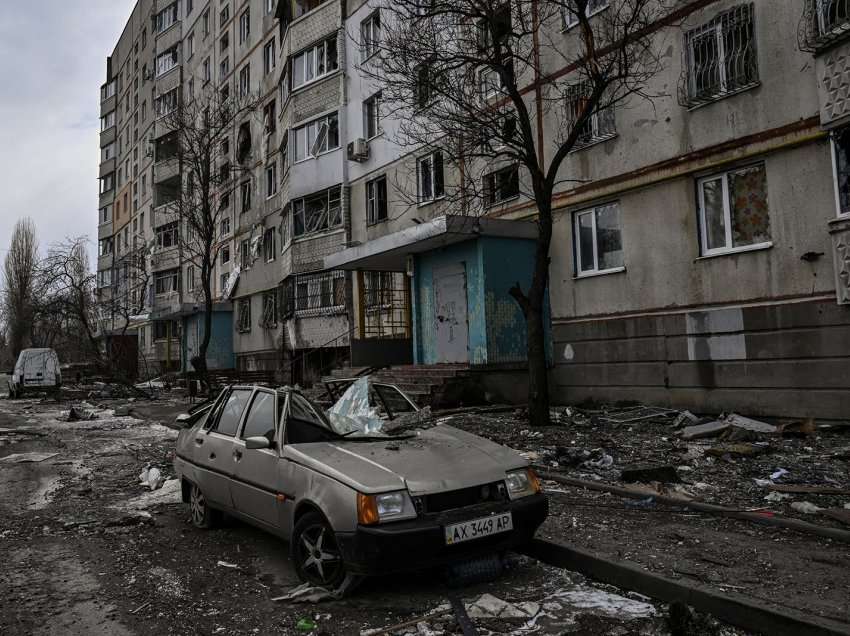 Sulmet me raketa vazhdojnë në të gjithë Ukrainën