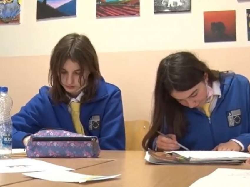 Dy nxënëse të ardhura nga Ukraina pas agresionit të Rusisë, filluan mësimin në Prizren