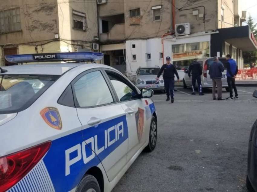Sherr me thika në Tiranë, dy persona përfundojnë në spital! Tre të arrestuar dhe një i shpallur në kërkim nga policia