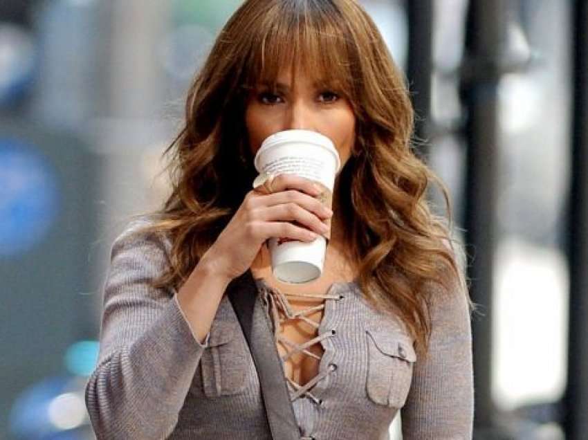 Arsyeja pse Jennifer Lopez shmang pirjen e kafesë