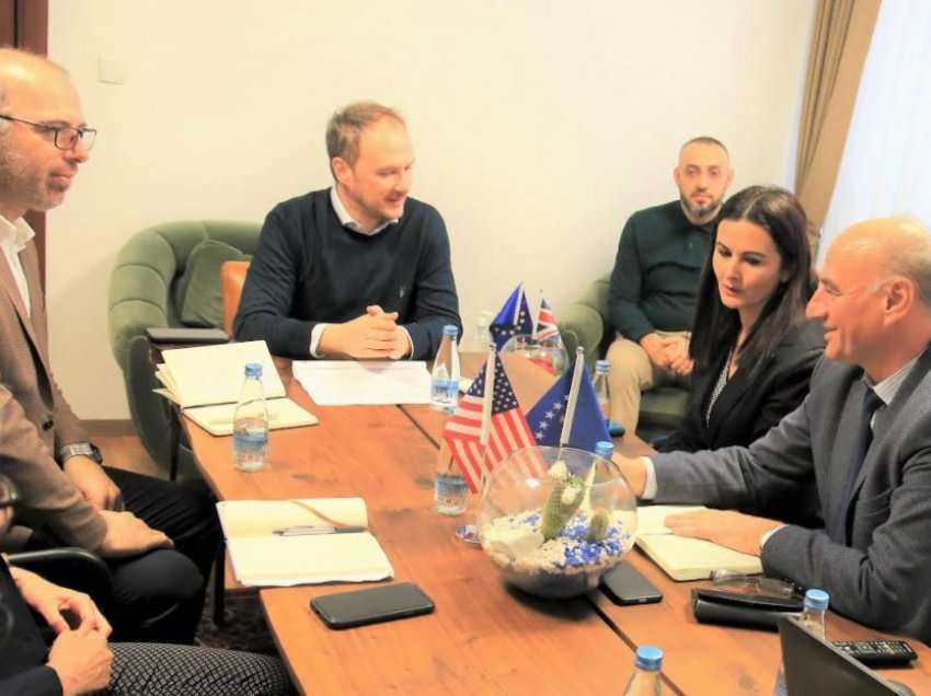 Kryesuesi i KPK-së priti në takim përfaqësuesit e Fondacionit të Mijëvjeçarit të Kosovës