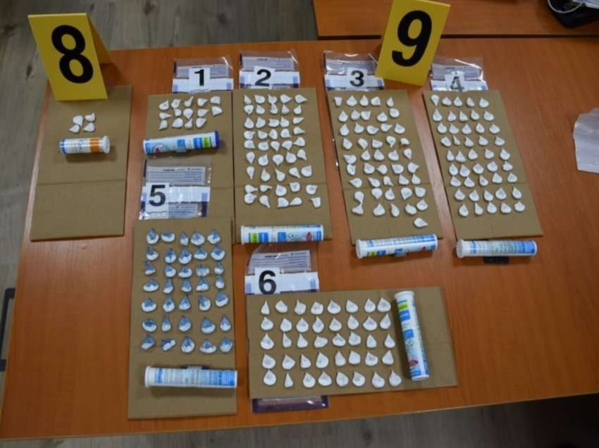 Arrestohet i dyshuari në Gjakovë, e fshihte “kokainën” me metoda të ndryshme në oborrin e tij