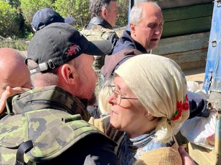 Zyrtari ushtarak i Kharkiv: Mbrojtësit tanë u pritën me lot 