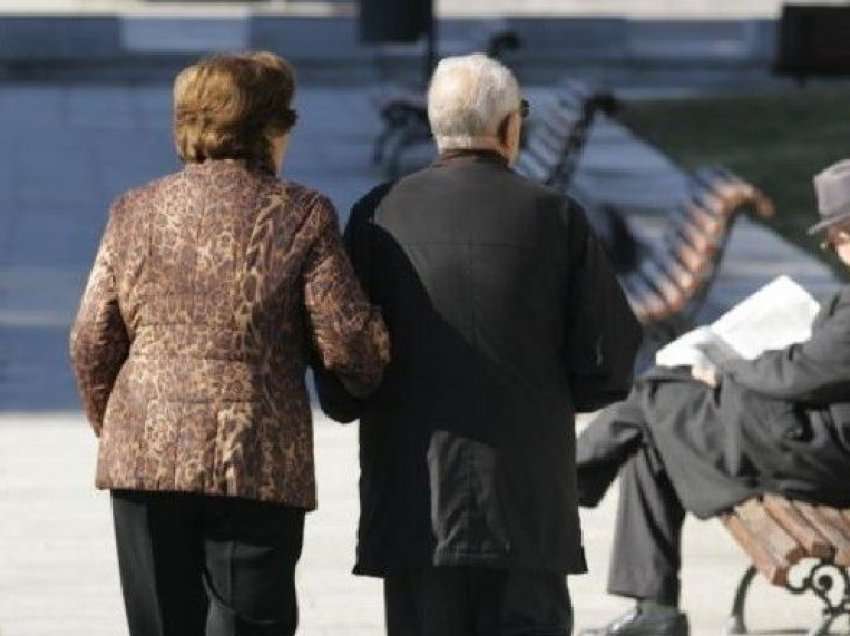 Pensionistët kërkojnë vijimin e ndihmës/ Kriza nuk ka kaluar, të moshuarit kërkojnë mbështetje