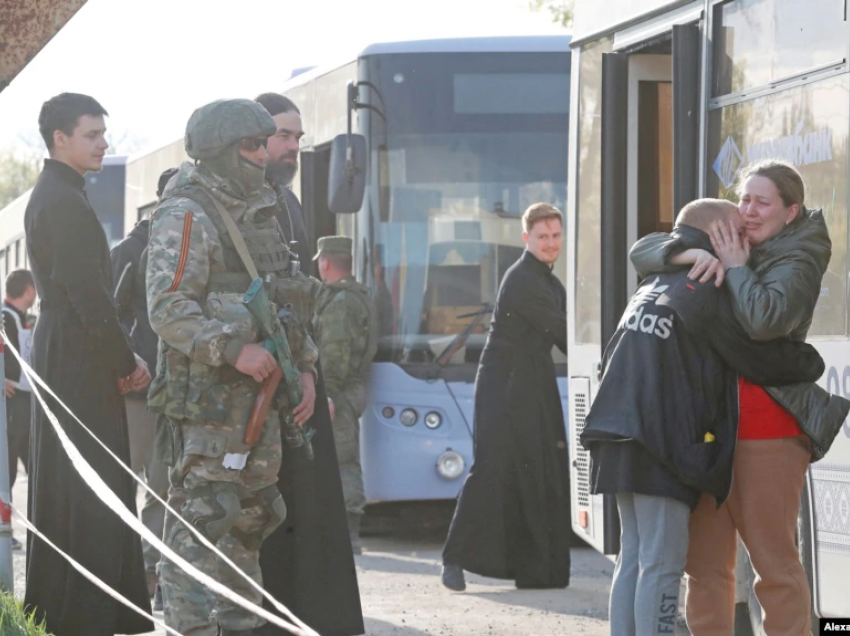 Vazhdon evakuimi i civilëve nga Mariupoli