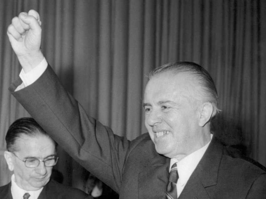 “Si e ngriti Enver Hoxha rrjetin e spiunazhit në Kosovë!”- Historiani i njohur zbulon prapaskenat: Informacionet nga Jugosllavia vileshin për llogari të…