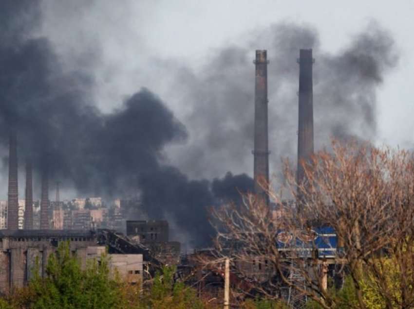 Forcat ruse brenda fabrikës së çelikut Azovstal