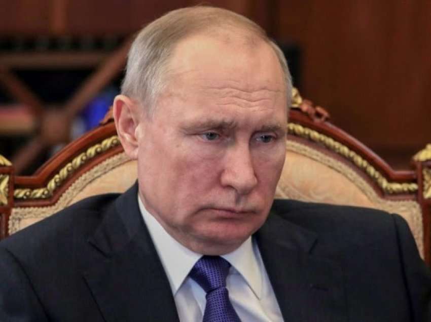 ​Putin pranon humbjet e forcave ruse, ofron mbështetje për fëmijët e ushtarëve të rënë