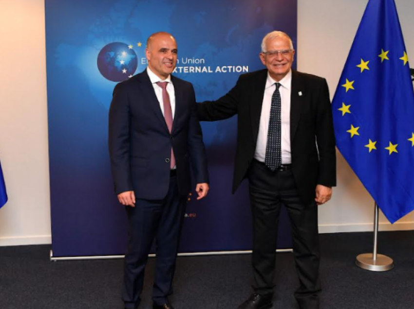 Kovaçevski në takim me Borrell: Nevojitet zgjidhje dinjitoze e kontestit me Bullgarinë