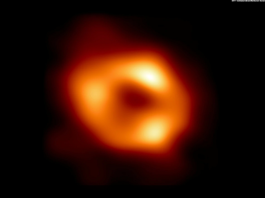 Imazhi i parë i vrimës së zezë në galaktikën tonë