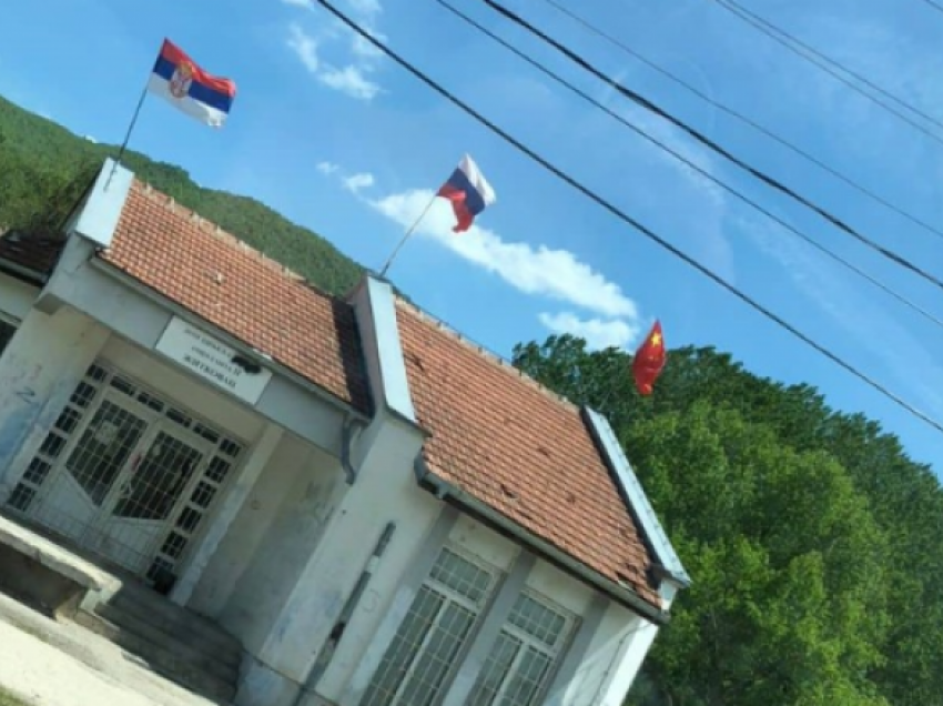 Në Zveçan, flamuri kinez karshi atyre serb e rus
