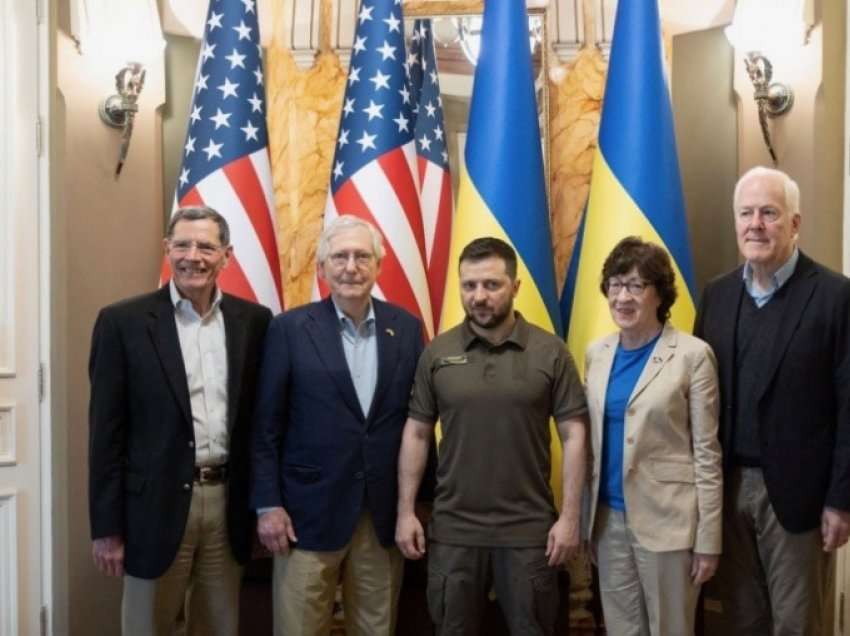 Udhëheqësi i republikanëve në Senat, Mitch McConnell viziton Kievin