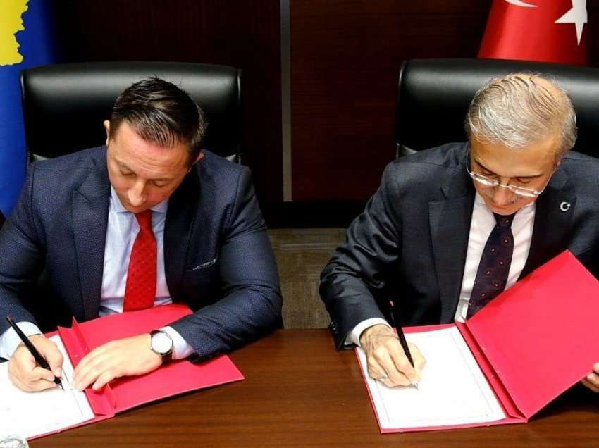 Ministri Mehaj nënshkruan marrëveshje me Presidentin e Industrisë së Mbrojtjes së Turqisë