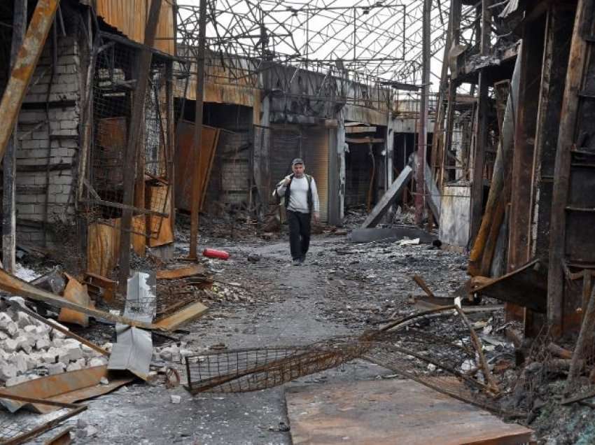 Kryebashkiaku i Kharkiv thotë se mijëra ndërtesa janë dëmtuar në qytet