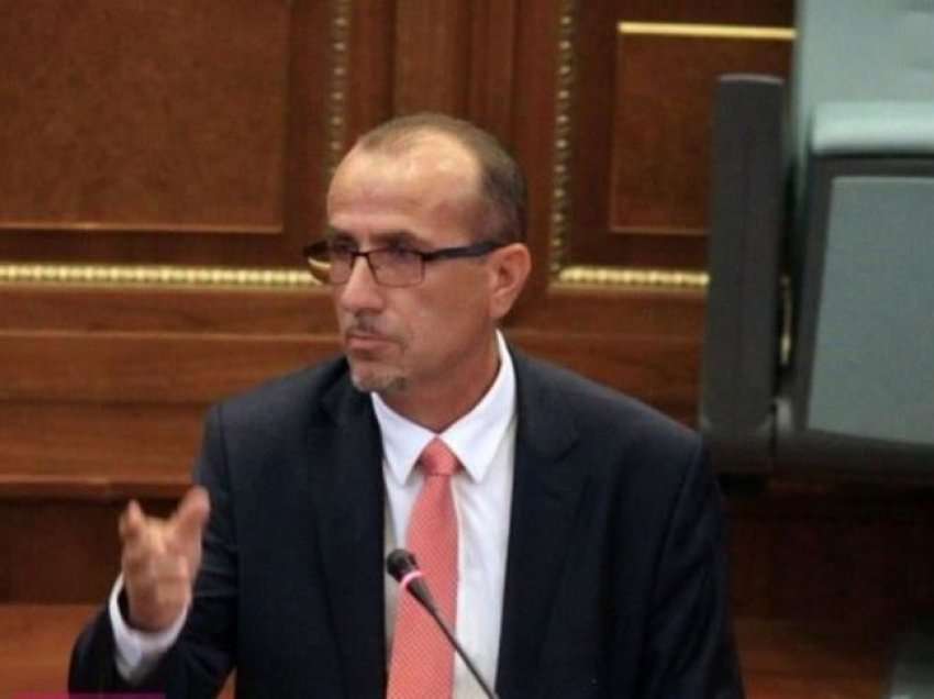 Votimi i Projektligjit për Trustin, Bekim Haxhiu: Qeveria po ushtron presion ndaj deputetëve
