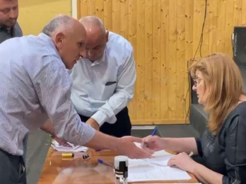 ​Kryetari i ri i PD-së, mbyllet procesi i votimit në Fier, Gjirokastër e Lezhë