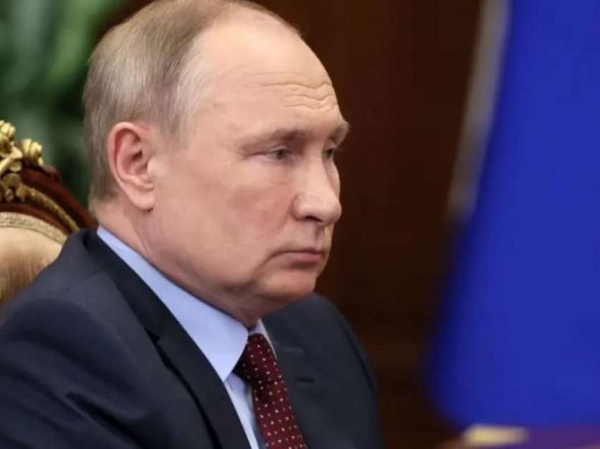 Ish-shefi i MI6 thotë se deri në 2023, Putin do ta humb pushtetin dhe do të mbyllet në çmendinë