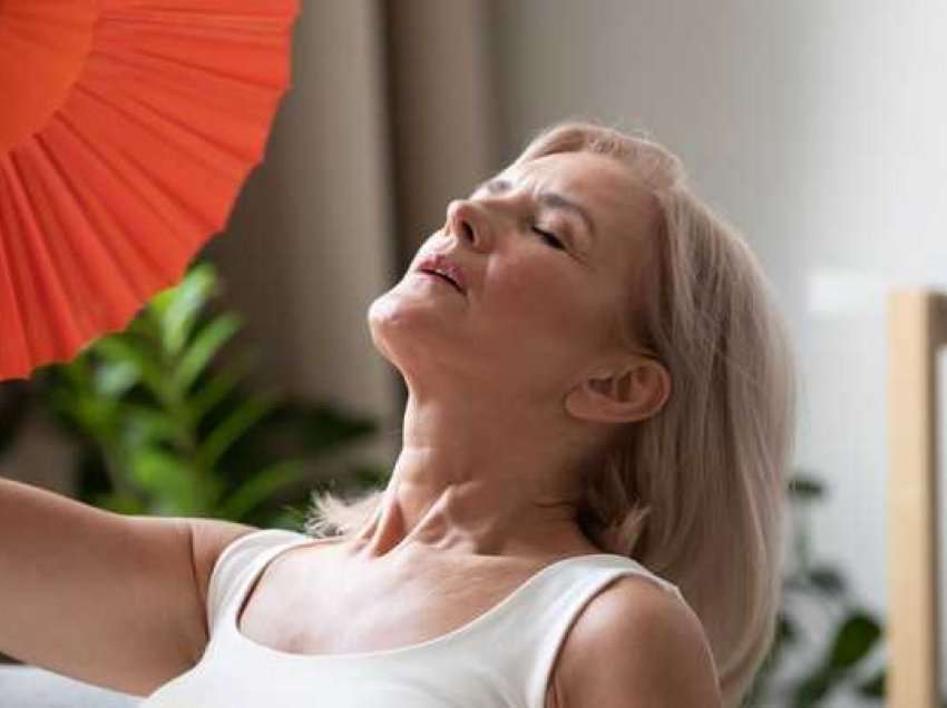 Gjysma e grave fshehin menopauzën nga partnerët e tyre – pse e bëjnë këtë?