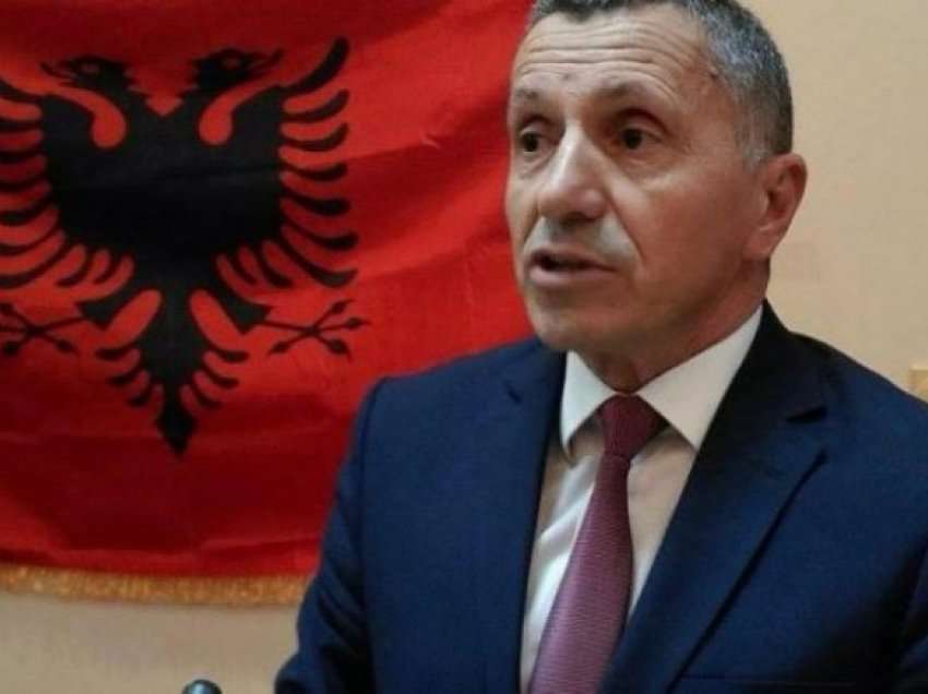 Shaip Kamberi thotë se Serbia po bën presion ndaj drejtuesve shqiptarë të institucioneve publike