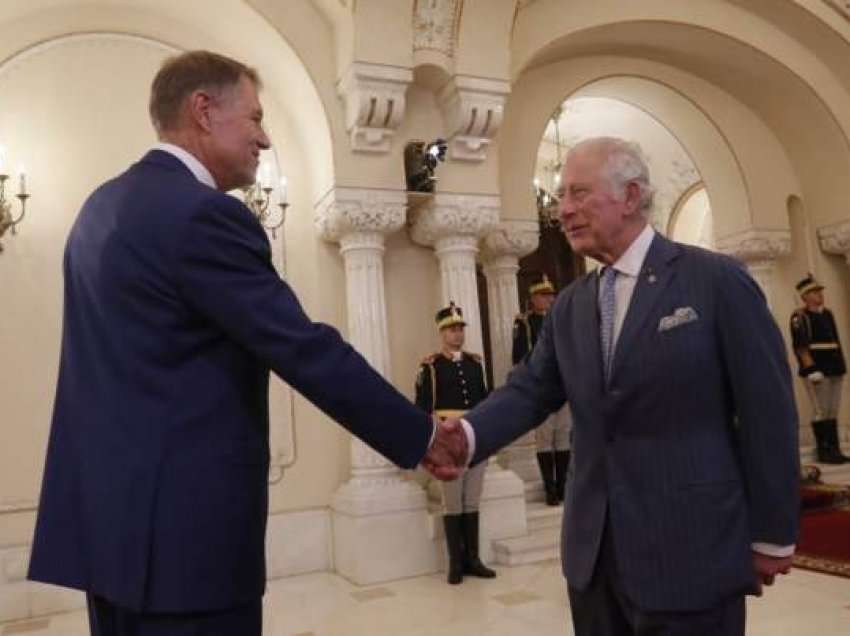 Princi Charles viziton Rumaninë për të treguar solidaritet për refugjatët ukrainas