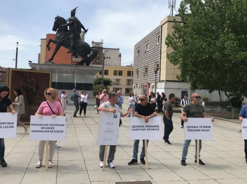 Protestojnë punëtorët e Lotarisë së Kosovës, kanë këto kërkesa