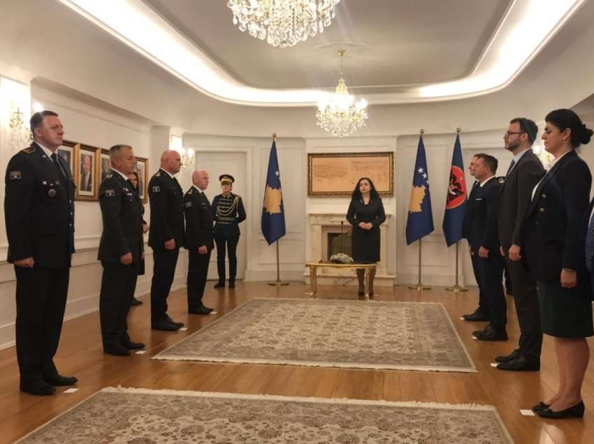 Presidentja Osmani e gradon Irfete Spahiun inspektore gjenerale në FSK