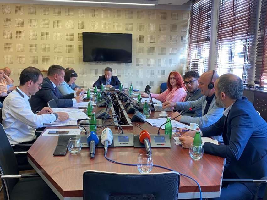 Komisioni Hetimor do t’i intervistojë krerët e institucioneve e partive – në pyetje merret edhe ambasadori Berishaj