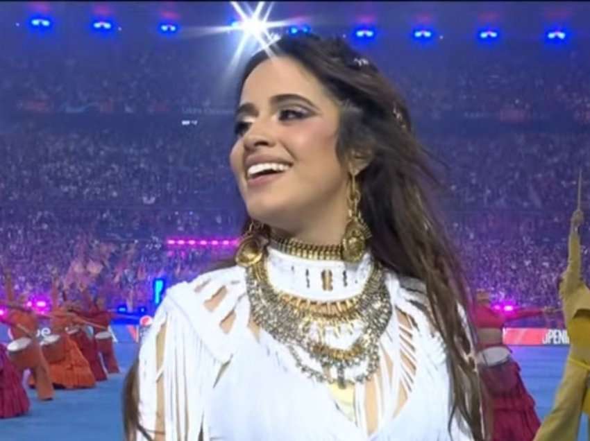 Camila Cabello hapi Ligën e Kampionëve 2022 me performancë madhështore