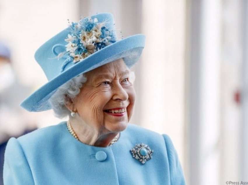​Mbi 16 000 festa në rrugë për jubileun e platintë të Elizabeth II