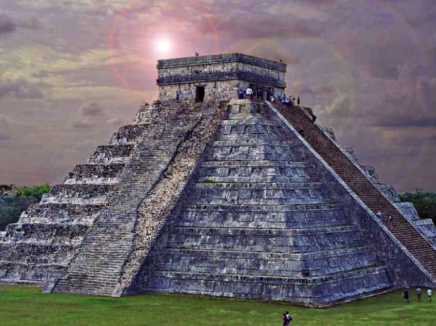 Çfarë fshihet brenda piramidave të lashta Maja?