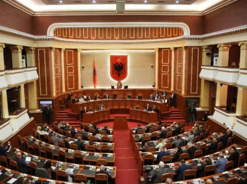 Kelmendi: Kuvendi i Shqipërisë duhet të nxjerrë rezolutë mbi gjenocidin e Serbisë në Kosovë