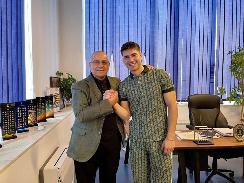 Futbollisti Kreshnik Krasniqi falënderon Ademin për përkujdesje 