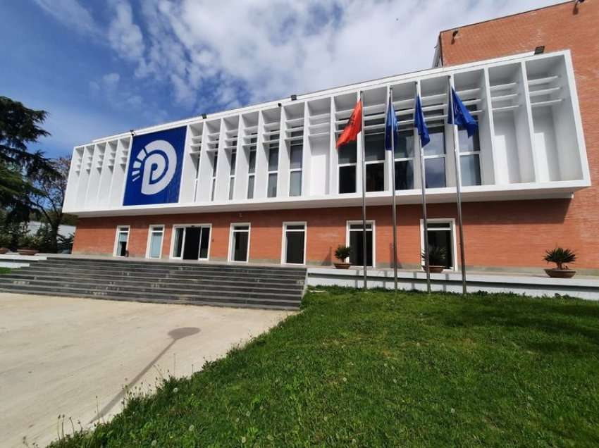 Gara për Tiranën, një tjetër demokrate zyrtarizon kandidaturën në primare