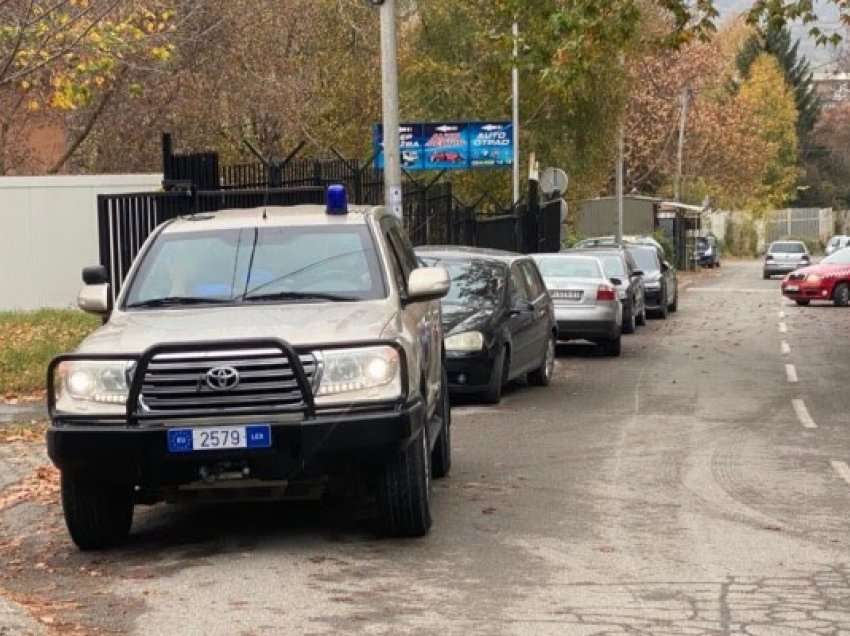 ​Policë të EULEX-it në stacionin e policisë në veri të Mitrovicës