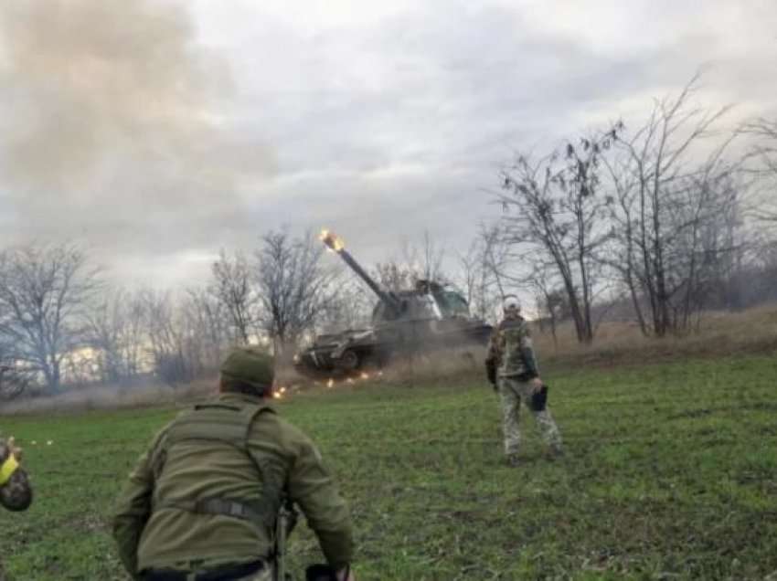 Trupat ruse tërhiqen nga Khersoni, ushtarët ukrainas priten me brohoritje nga banorët