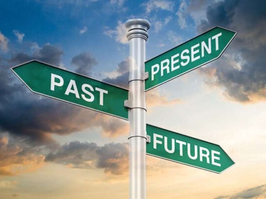 E kaluara dhe e ardhmja formojnë të tashmen