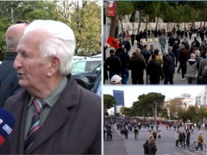 Në protestën e opozitës, 90-vjeçari: Kjo qeveri nuk ka bërë asgjë, nuk e përballojmë dot jetesën
