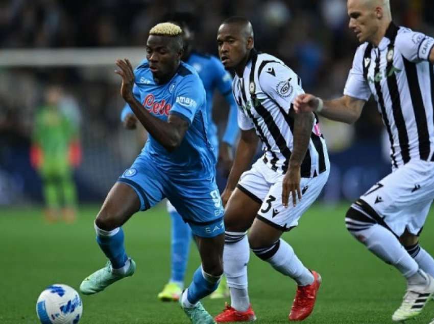 Napoli synon vetëm fitoren kundër Udineses, ja formacionet zyrtare