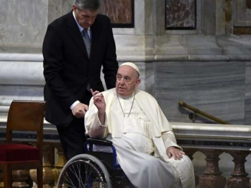 ​Papa Françesku shtron drekën për 1300 të varfër