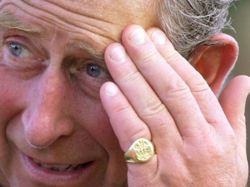 Mbreti Charles nuk e heq kurrë nga dora, zbulohet kuptimi i që ka unaza 175-vjeçare