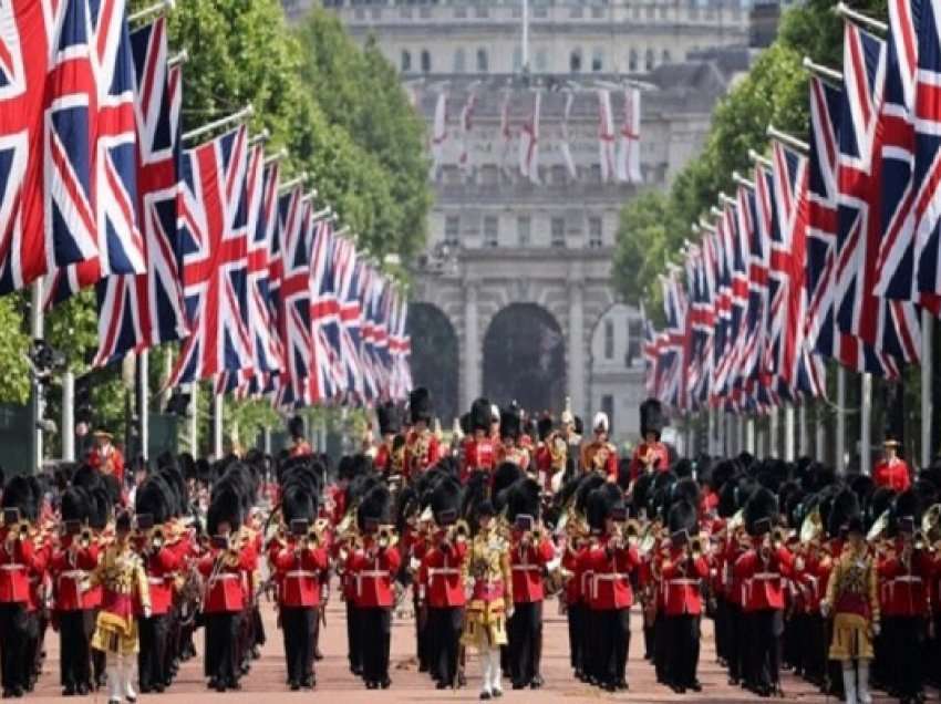 ​Monarkët britanikë kanë dy datëlindje në vit, ja pse