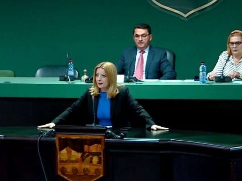 Konflikti verbal Sllaveski-Arsovska do të shqyrtohet nga Ministria e Vetëqeverisjes Lokale