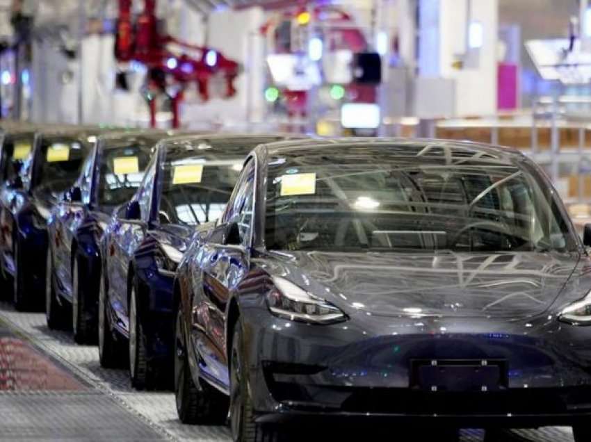 Tesla dëshiron që të importojë në SHBA makinat e veta elektrike të prodhuara në Kinë