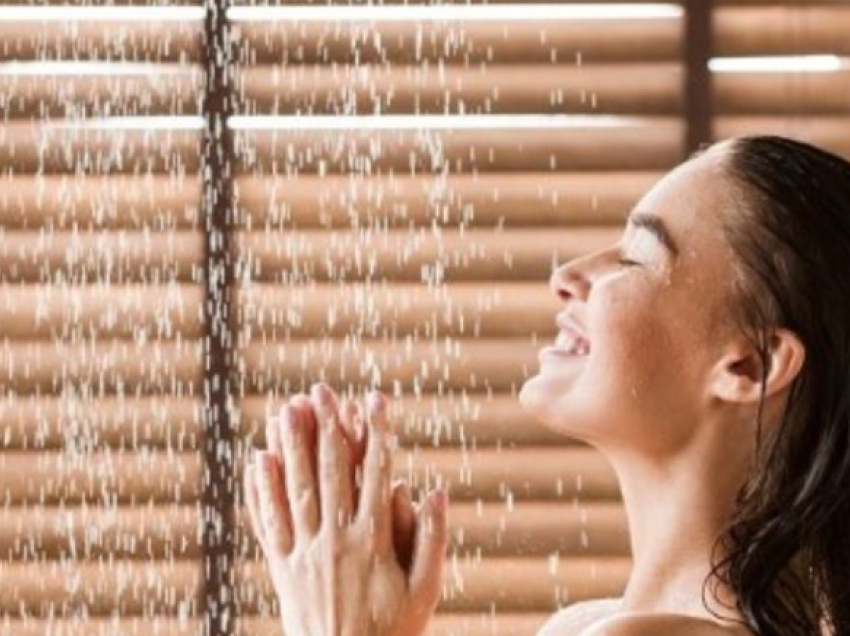 Pse na vijnë gjithmonë ide të mira kur jemi duke bërë dush