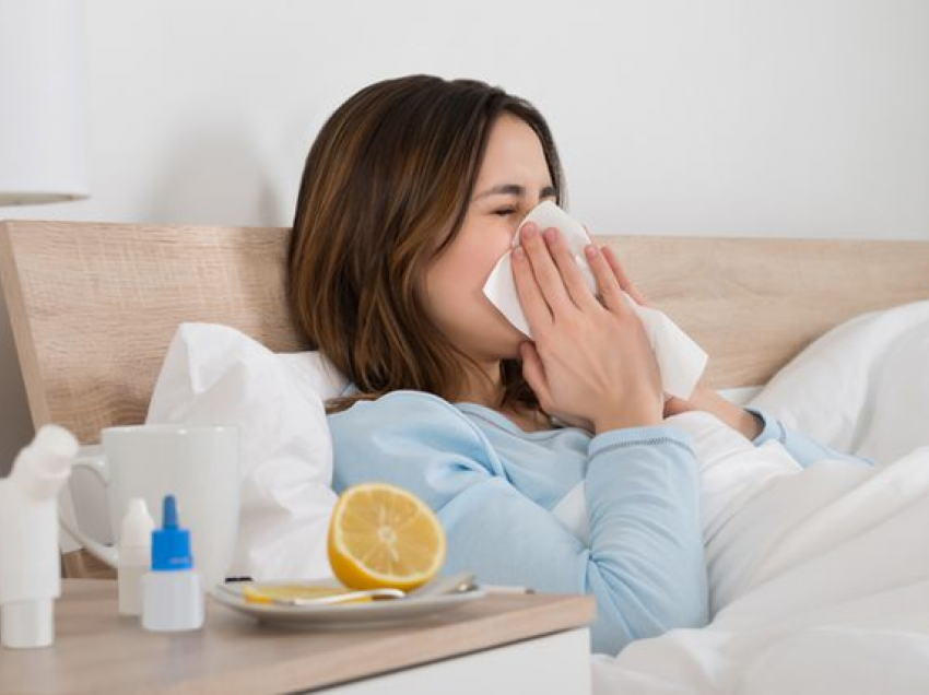 Cilat ushqime mund të lehtësojnë simptomat e gripit?
